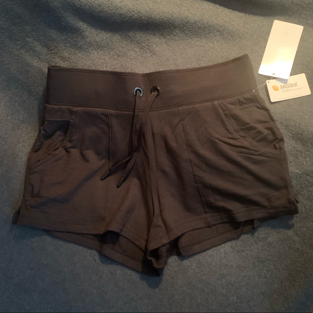 Athleta Bliss short - NWT